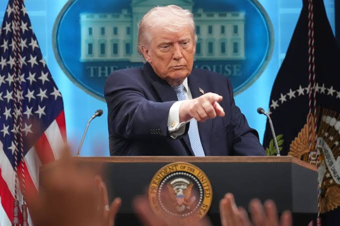 El petróleo sube tras promesa de Trump de librar una «guerra económica» contra Irán