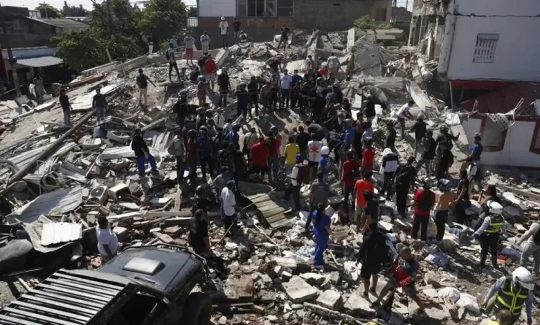 Aumenta a 234 muertos en cuatro regiones de Colombia por sismo de 7.4