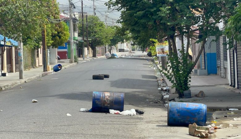 Paro causa cierre de comercio en pueblos del Cibao