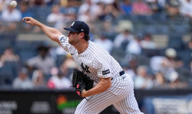 Cole supera a sale en duelo de ganadores de premios Cy Young y los Yankees triunfan
