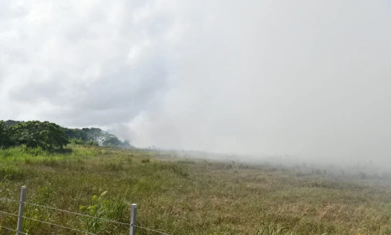 Humo vertedero en zona de Moca arropa sectores de Santiago
