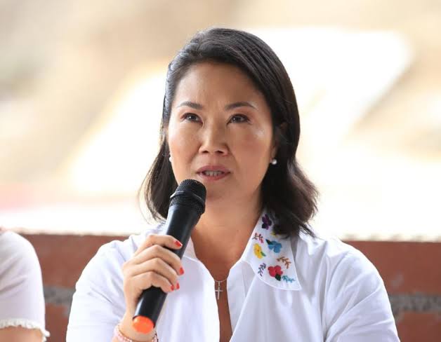 Keiko Fujimori será presidenta por 49,641 votos más que Sánchez, según escrutinio