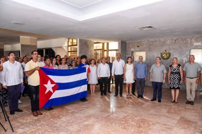 Cuba recibe a los diplomáticos expulsados de RD