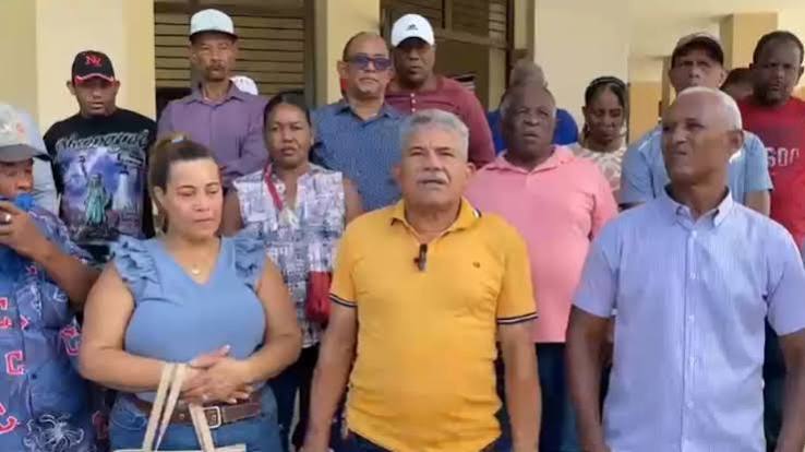 Familias desalojadas en Imbert protestan y exigen respeto a decisiones judiciales
