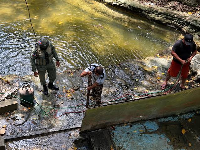 Medio Ambiente desmantela represa ilegal en río Yabija y restablece su cauce