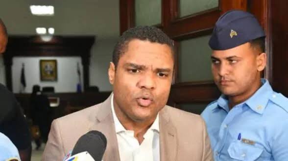 Corte ordena reintegro de Donni Santana a prisión y regula permiso laboral